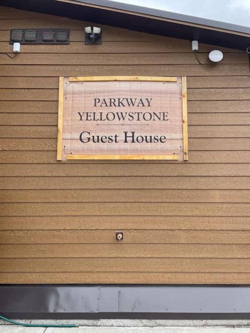 Parkway Yellowstone Guest House Room #1 Gardiner Eksteriør bilde